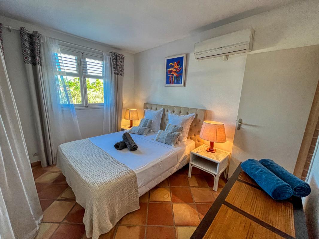 9 Location villa 3 chambres 6 personnes avec piscine à Saint François en Guadeloue - suite parentale